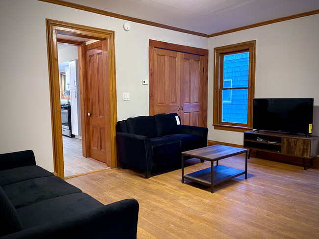 107 Chapin St in Binghamton, NY - Building Photo - Interior Photo