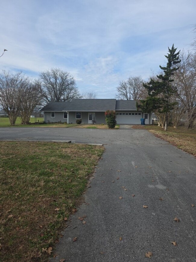 7815 Old Baxter Rd in Baxter, TN - Building Photo - Building Photo