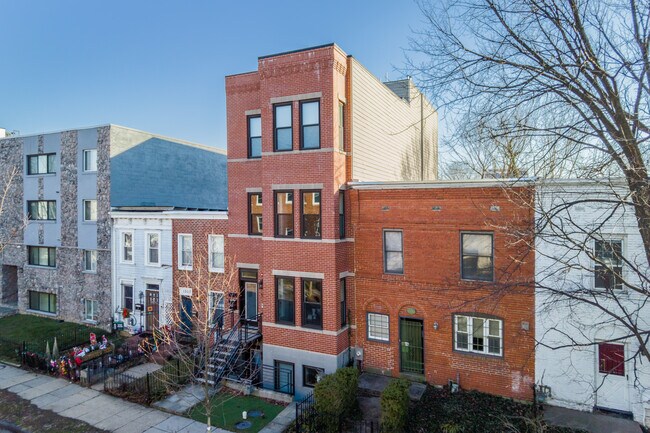1311 K St SE in Washington, DC - Foto de edificio - Building Photo