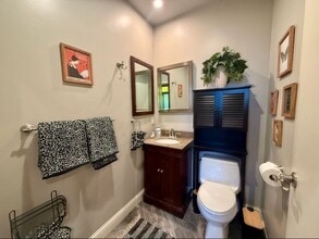 33 Linda Vista Dr in Monterey, CA - Building Photo - Building Photo