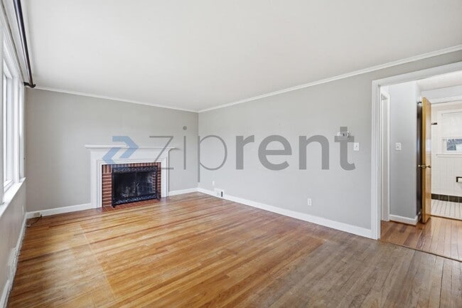 18 St James St in West Hartford, CT - Foto de edificio - Building Photo