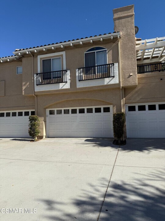 11623 Countrysprings Ct in Moorpark, CA - Building Photo