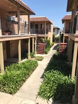 16872 Lynn Lane, Unit 72B in Huntington Beach, CA - Building Photo