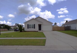 3290 Greenridge Way in Leland, NC - Building Photo
