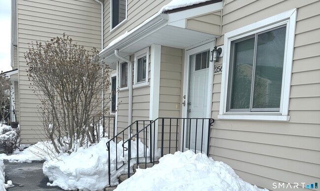256 Monticello Dr in Branford, CT - Building Photo - Building Photo