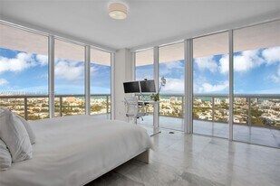 450 Alton Rd in Miami Beach, FL - Building Photo