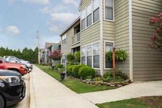 Courtney Square in Decatur, AL - Foto de edificio - Building Photo