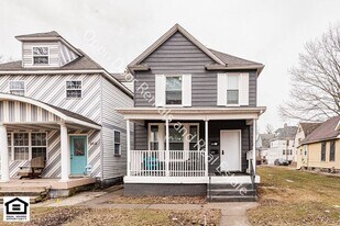 2516 Lafayette St in Fort Wayne, IN - Building Photo