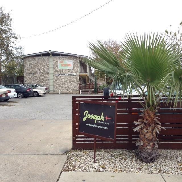 820 Houston St-Unit -204 in Austin, TX - Building Photo