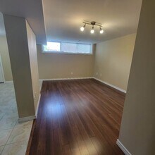 32 Haida Dr in Aurora, ON - Building Photo - Building Photo