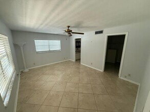 125 Mayfield Rd, Unit B in Lantana, FL - Building Photo - Building Photo