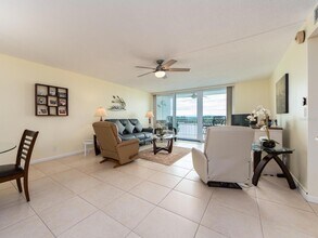 675 S Gulfview Blvd, Unit 902 in Clearwater, FL - Building Photo - Building Photo