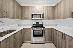 1295 W 69th St in Hialeah, FL - Building Photo