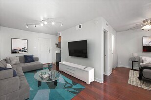 2020 S Congress Ave in Austin, TX - Building Photo