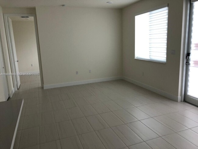 10226 NW 64th Terrace in Doral, FL - Building Photo - Building Photo
