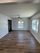 2672 E Washington St in Carson, CA - Foto de edificio - Building Photo