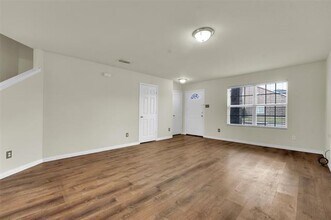 917 Bloomfield Dr in Grand Prairie, TX - Building Photo - Building Photo