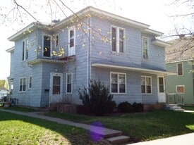 413 10th St N, Unit #2 in La crosse, WI - Building Photo