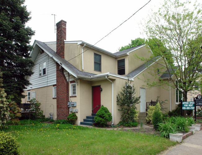 264 W State St in Doylestown, PA - Building Photo - Building Photo