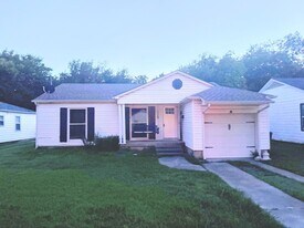 1112 N Lockhart St in Sherman, TX - Building Photo