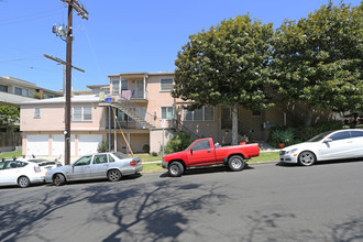 10501-10511 Missouri Ave in Los Angeles, CA - Foto de edificio - Building Photo