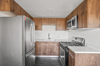 215 N. Fickett St. in Los Angeles, CA - Building Photo - Building Photo
