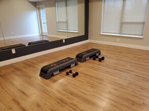 2160 State Hwy 13 in Mendota Heights, MN - Foto de edificio - Building Photo