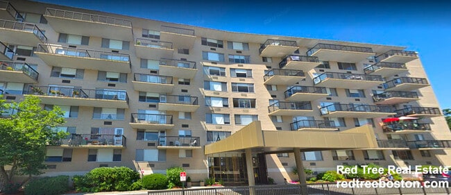 101 Monmouth St in Brookline, MA - Building Photo - Building Photo