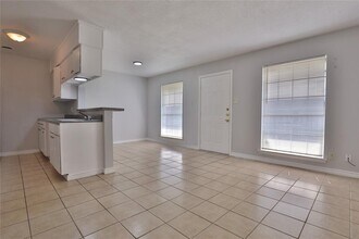 310 Yaupon St in Freeport, TX - Building Photo - Building Photo