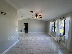 4372 Lamson Ave in Spring Hill, FL - Building Photo - Building Photo