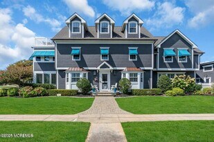 101 Neptune Pl in Sea Girt, NJ - Building Photo