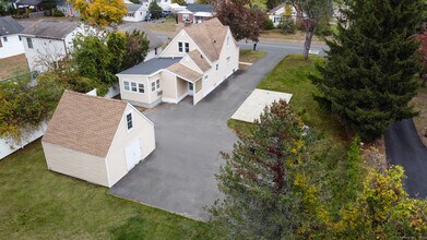 93 Bailey Rd in North Haven, CT - Building Photo - Building Photo