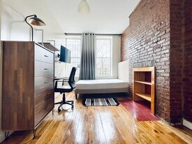 Furnished room/NOT APARTMENT, Unit 3FL in Brooklyn, NY - Building Photo