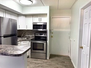 1575 Street Rd, Unit 114 in Warminster, PA - Building Photo - Building Photo