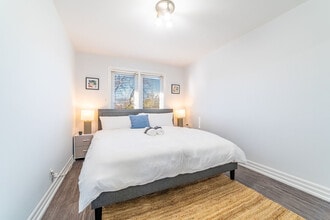 556 Appleby Line in Burlington, ON - Building Photo - Building Photo