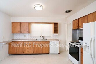 5540 N Garfield Ave in Kansas City, MO - Building Photo - Building Photo