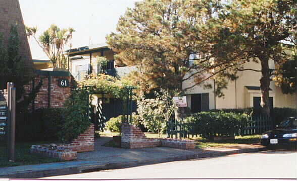 Camelot Apartments in San Rafael, CA - Building Photo - Building Photo