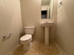 196 Ryan Cir in Nolanville, TX - Foto de edificio - Building Photo