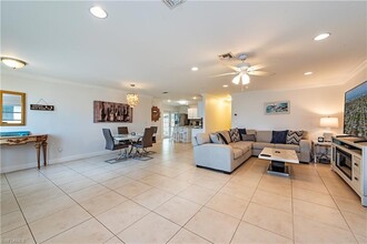 742 97th Ave N in Naples, FL - Building Photo - Building Photo