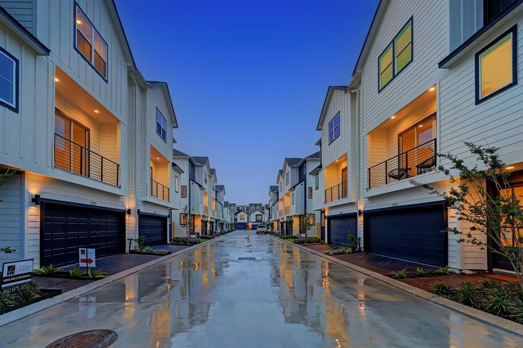 2204 Penny Derrick Ln in Houston, TX - Foto de edificio