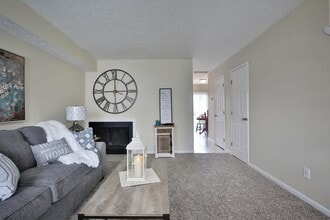 7376 Bride Water Blvd in Columbus, OH - Foto de edificio - Building Photo
