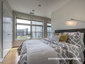 601 Albany St in Boston, MA - Building Photo - Building Photo