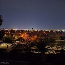 8700 Captains Pl in Las Vegas, NV - Building Photo - Building Photo