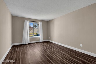 67 Greenwood Dr in Freehold, NJ - Building Photo - Building Photo