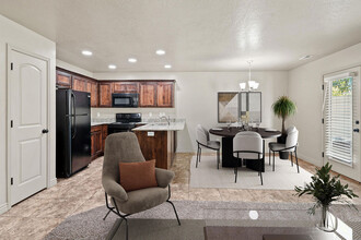 Angels Landing Townhomes in Layton, UT - Building Photo - Building Photo