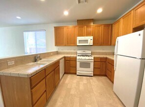436 Jacobs Dr in Merced, CA - Building Photo - Building Photo