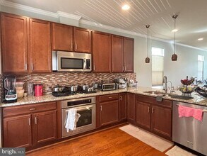 9462 Canonbury Square in Fairfax, VA - Building Photo - Building Photo