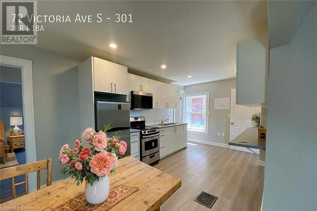 72 Victoria Ave S in Hamilton, ON - Building Photo - Building Photo