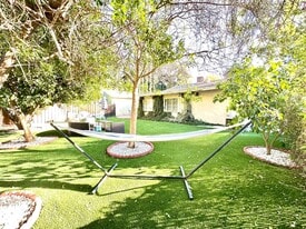 22105 Ybarra Rd in Los Angeles, CA - Building Photo