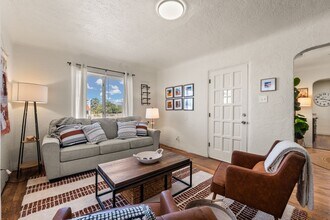 2210 Broadway Blvd NE in Albuquerque, NM - Building Photo - Building Photo